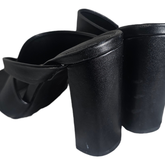 Olivia Ferragamo Black Leather Ankle Straps 4" Platform Heels Size 6 - Picture 7 of 9